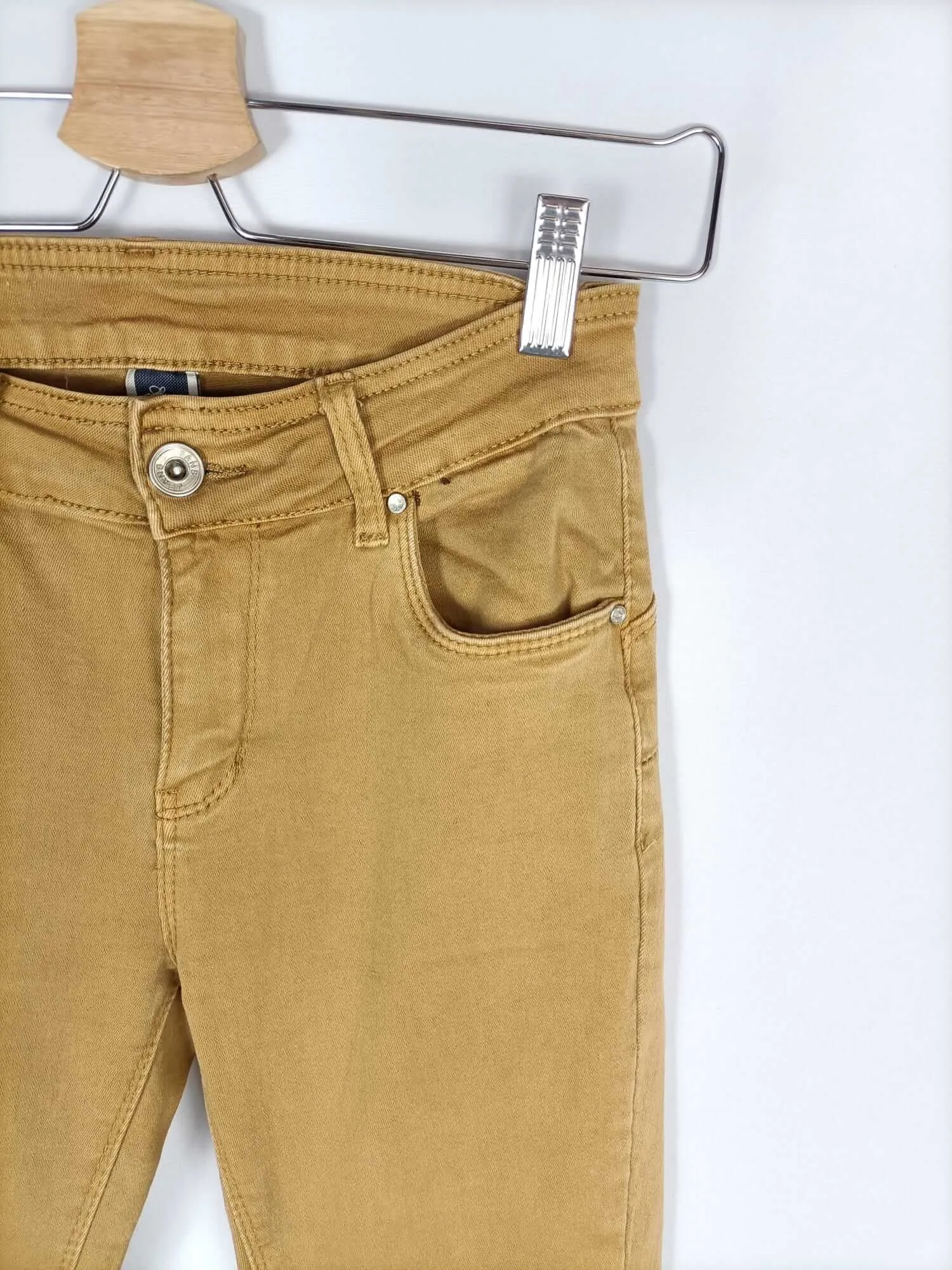 GIRL WEAR. Pantaln mostaza T.m