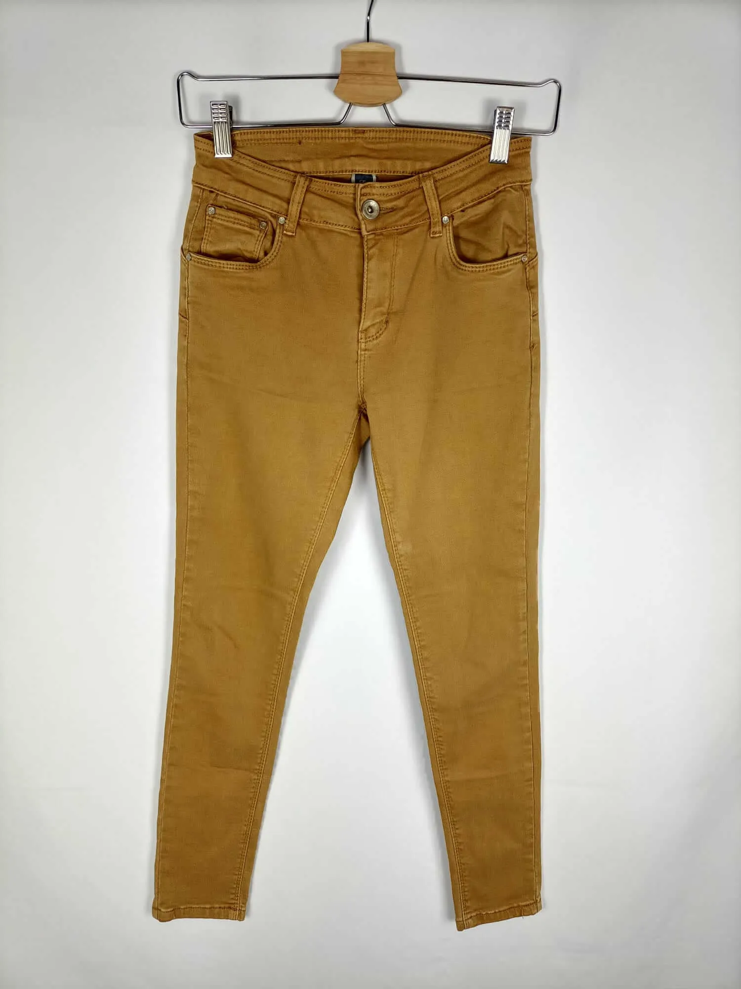 GIRL WEAR. Pantaln mostaza T.m